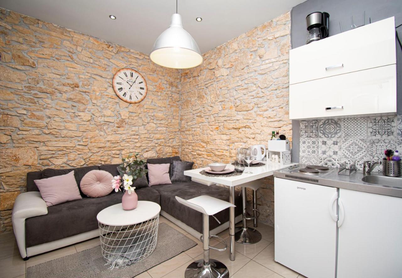 Nina Colosseum Apartment Pula Exterior foto