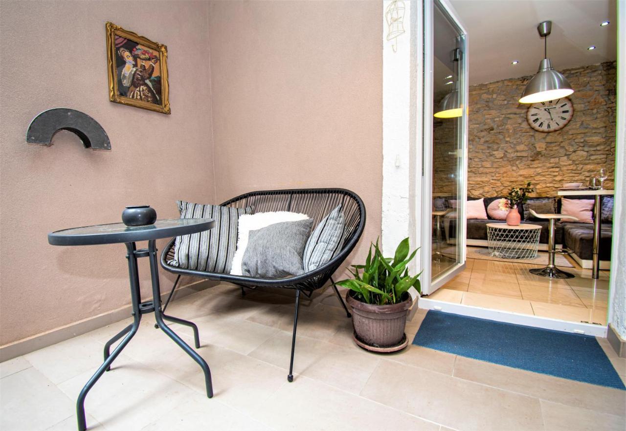 Nina Colosseum Apartment Pula Exterior foto